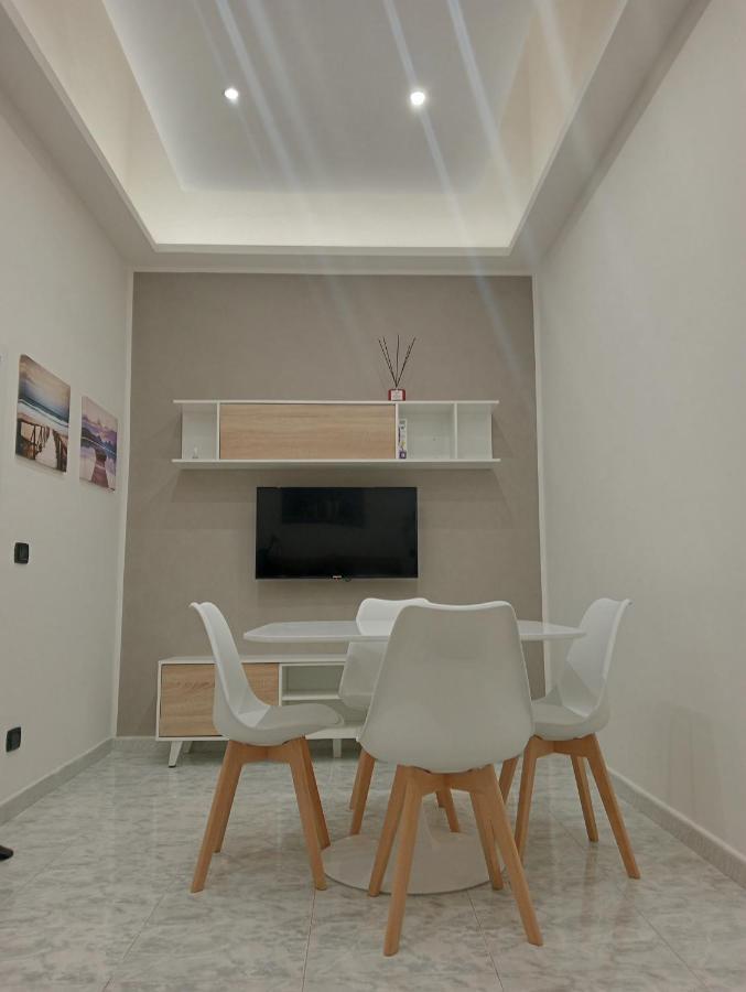 Fra Sole E Stelle Apartment Bari Exterior photo